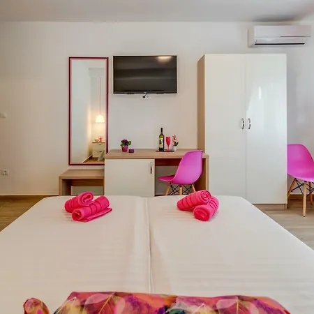 Gostinjska kuća Coloured 3*